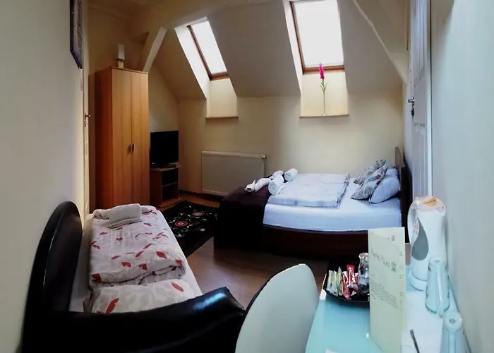Garden House בית הארחה 2*