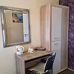 Πανσιόν Garden House 2*